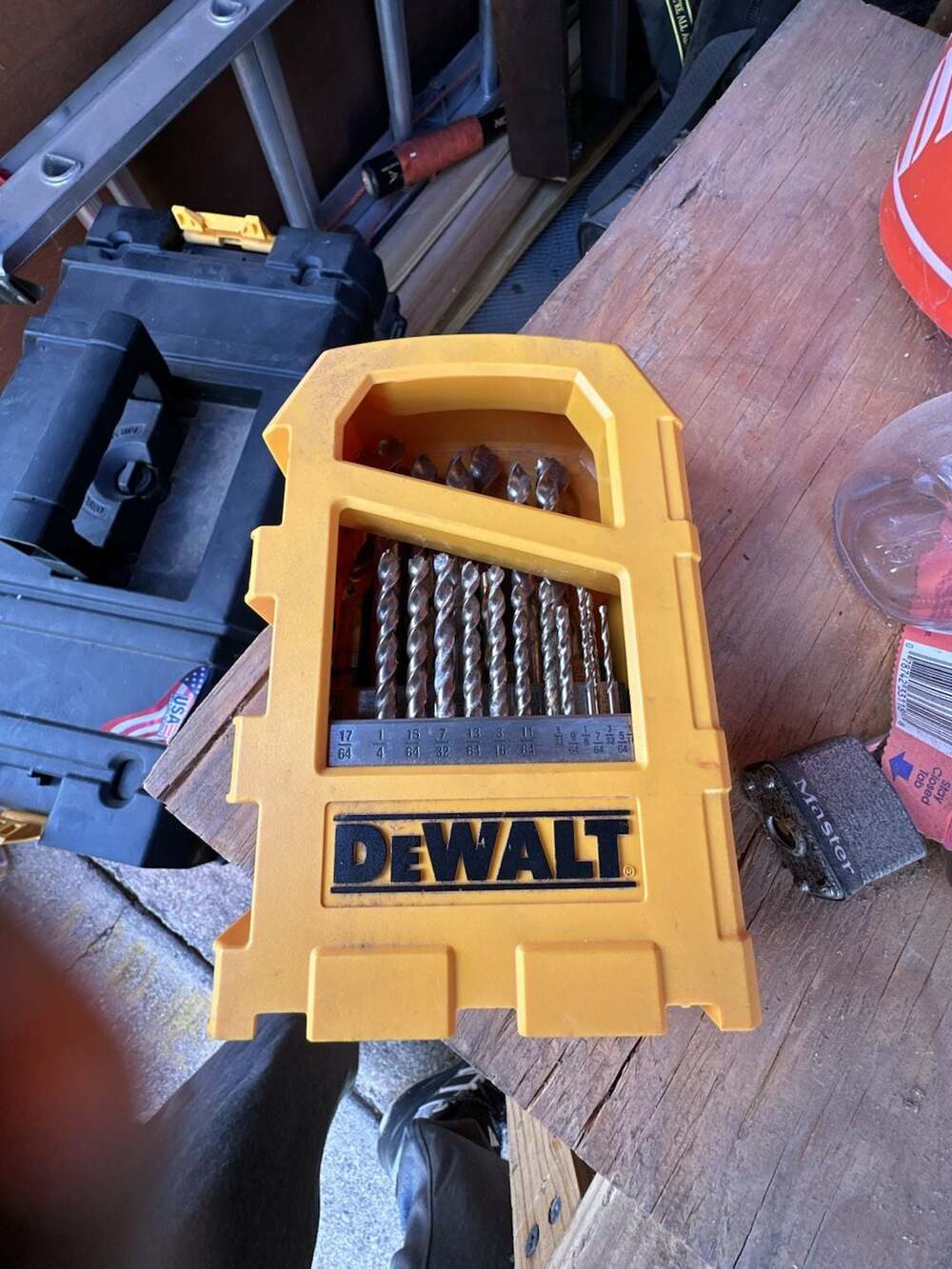 DEWALT DW1969 24-Piece Pilot Point Gold Ferrous Oxide Drill Bit Set